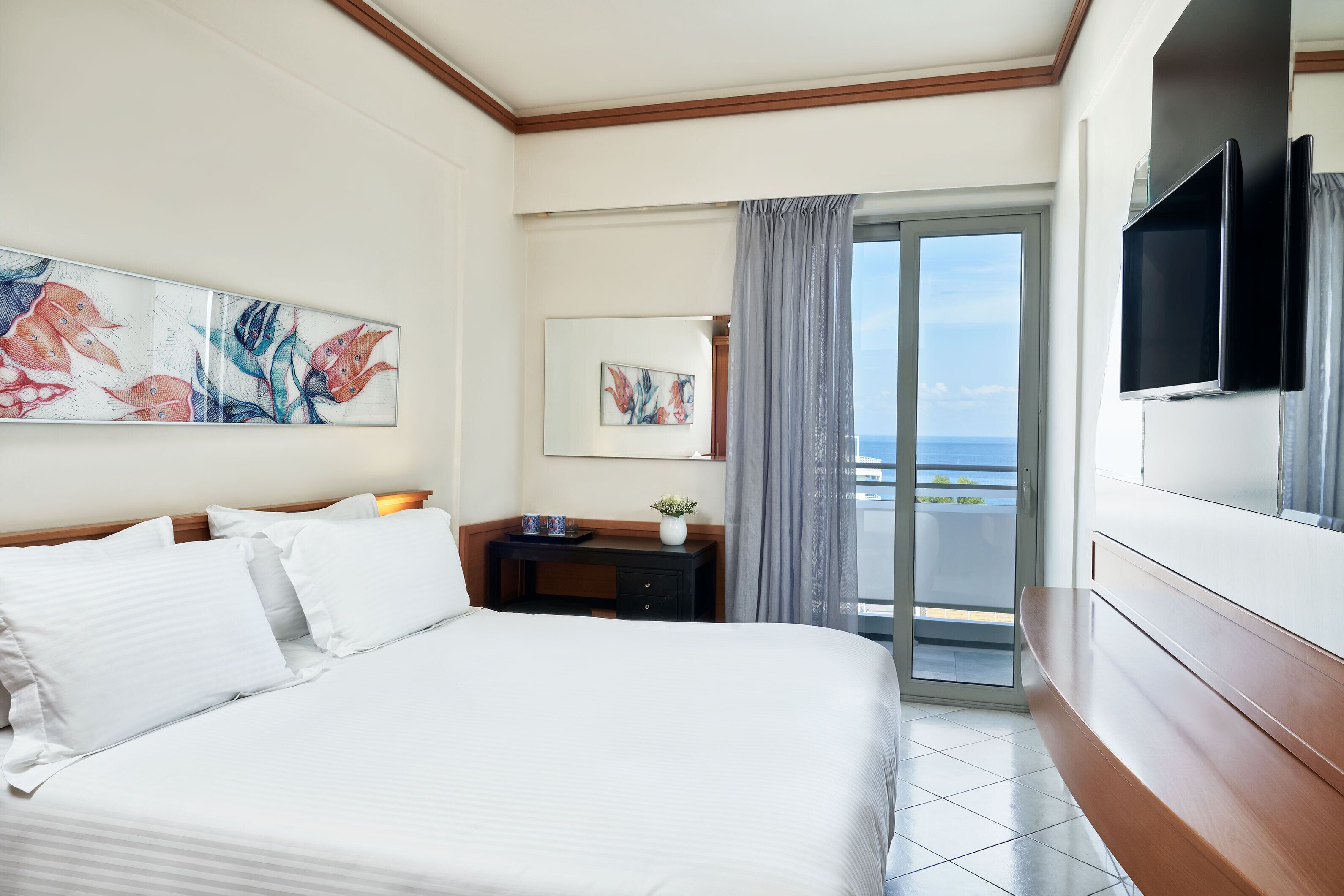 Dobbeltrom – superior | Senger med overmadrass, minibar, safe på rommet og individuelt dekorert