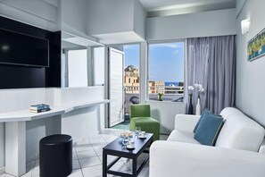 Surmatelas, minibar, coffres-forts dans les chambres