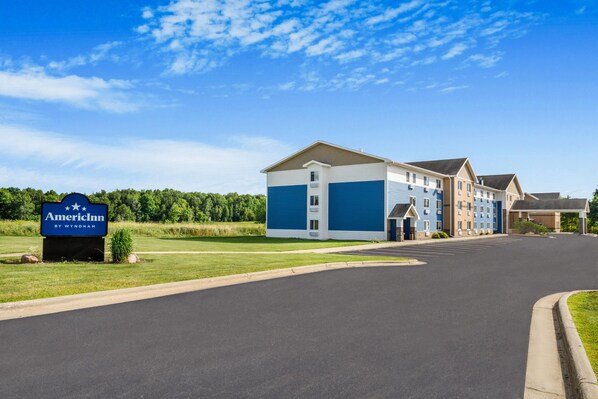 Exterior - AmericInn by Wyndham Wausau (Schofield)