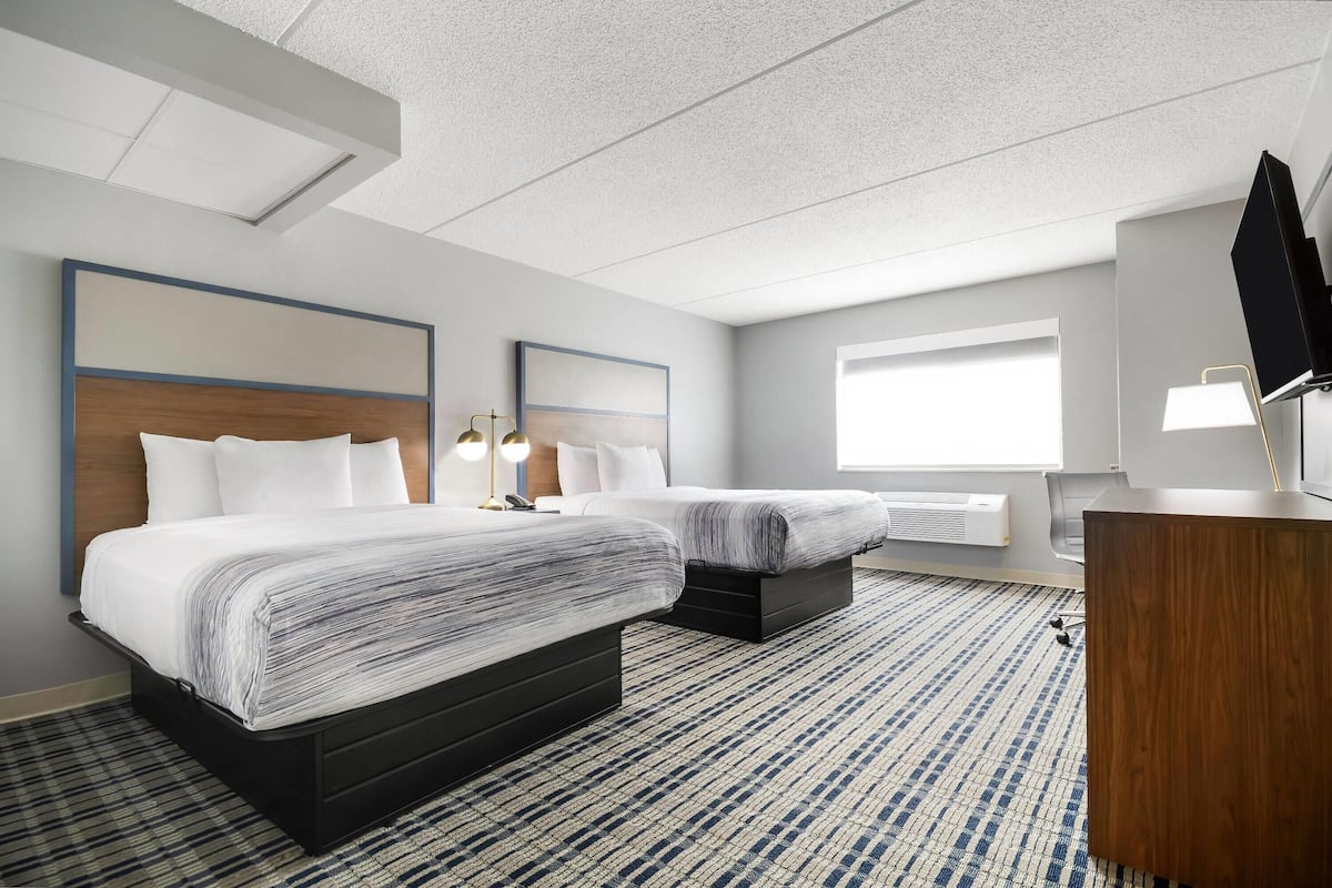 Room, 2 Queen Beds, Accessible, Non Smoking | Soundproofing, free cribs/infant beds, rollaway beds, free WiFi