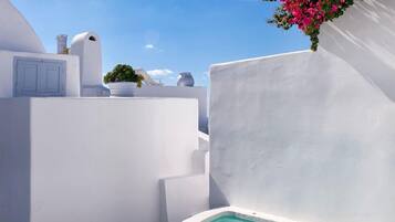 Tina de hidromasaje al aire libre