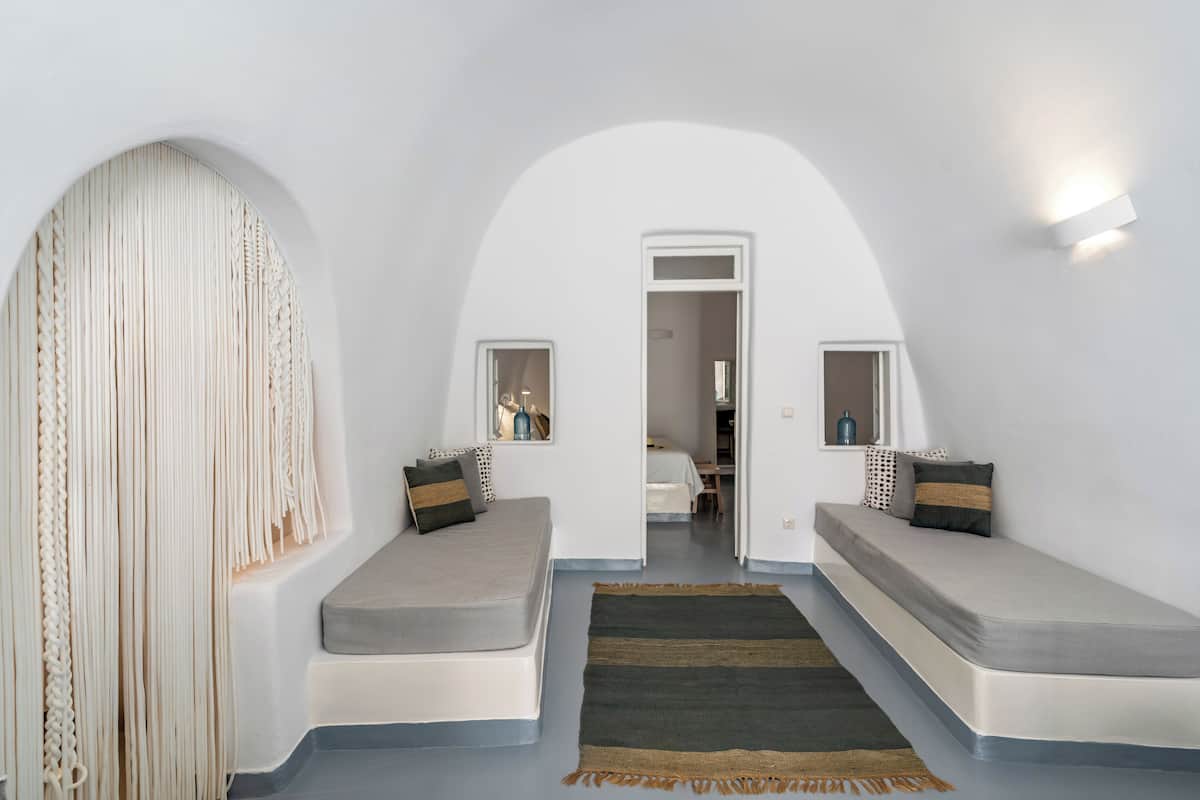 Deluxe Suite, Sea View (For 4) | Minibar, in-room safe, soundproofing, free WiFi