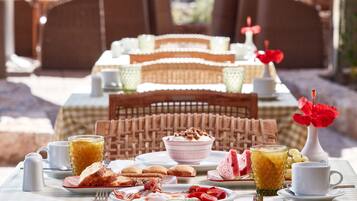 Free buffet breakfast