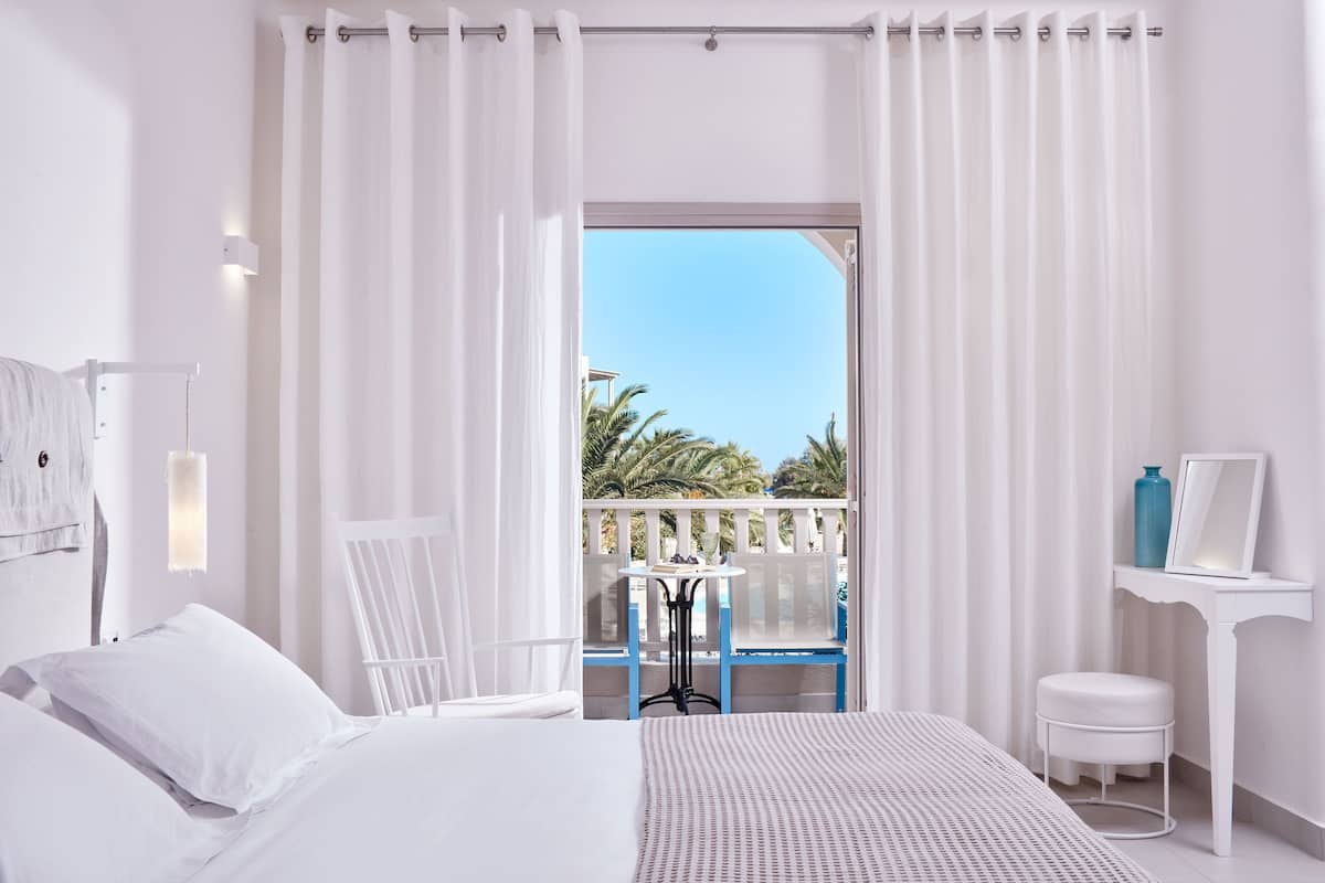 double room | in-room safe, free wifi, bed sheets