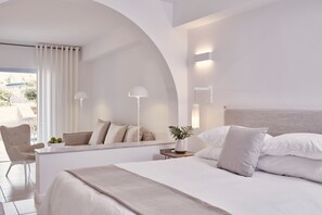Junior Suite | In-room safe, free WiFi, bed sheets - Santo Miramare Resort (Santorini)
