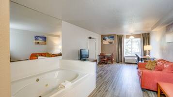 Suite, Jetted Tub