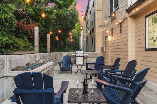 The Ashley Inn & Suites