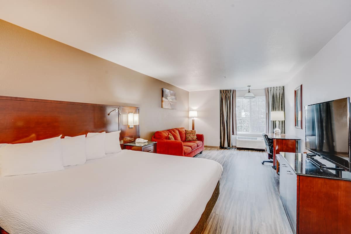 Standardzimmer, 1 King-Bett (Not Pet Friendly) | 1 Schlafzimmer, Schreibtisch, Verdunkelungsvorhänge