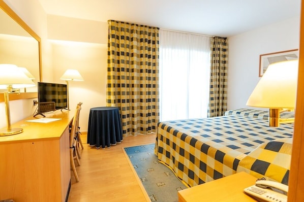 Suite Deluxe | Minibar, coffre-fort, bureau, rideaux dâobscurcissement