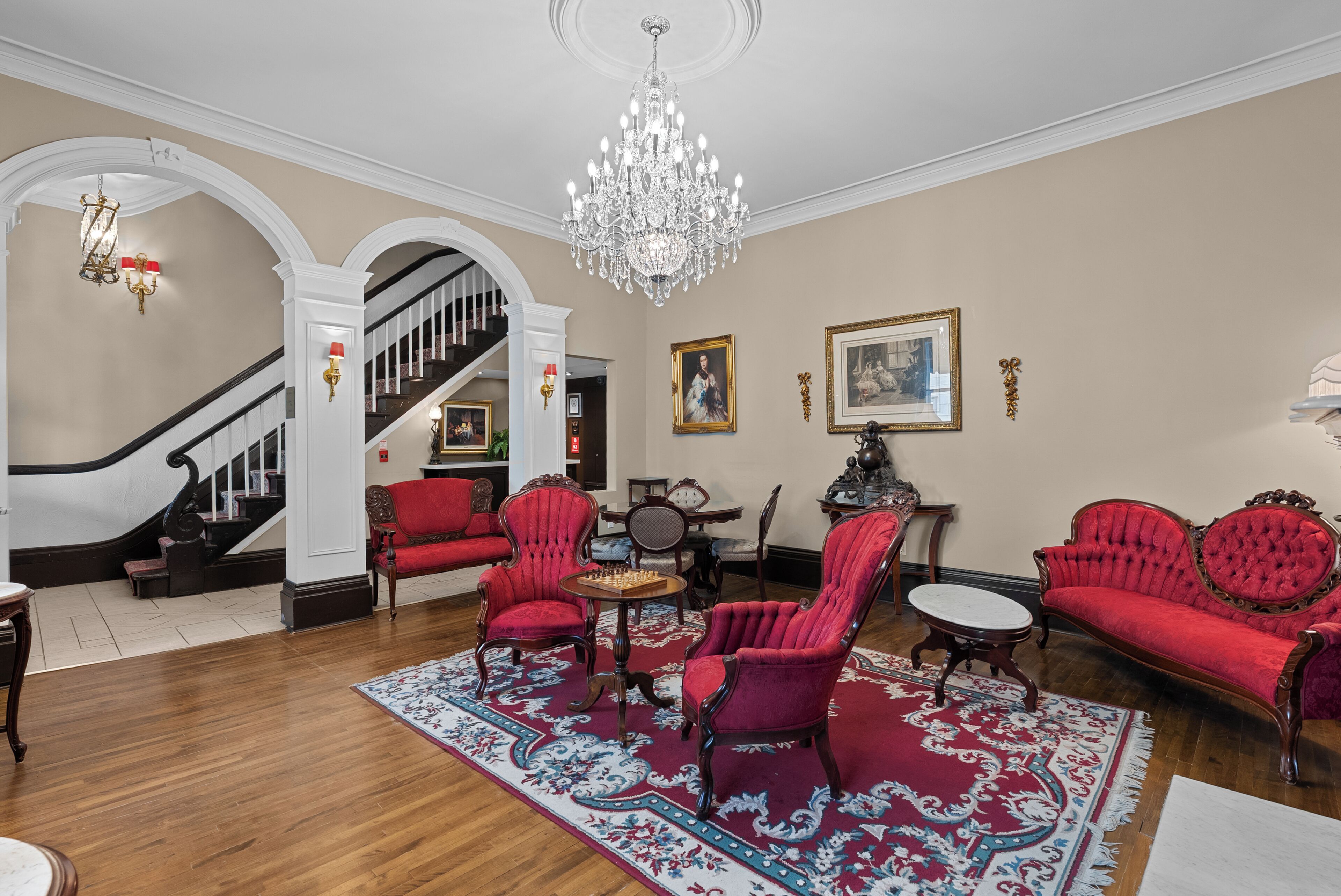 Coin salon dans le hall