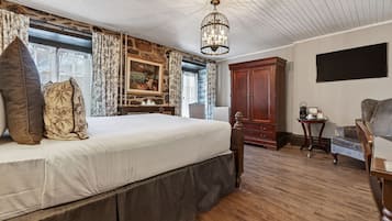 Classic Clos St-Louis - 3rd floor, no elevator | Premium bedding, pillowtop beds, in-room safe, desk