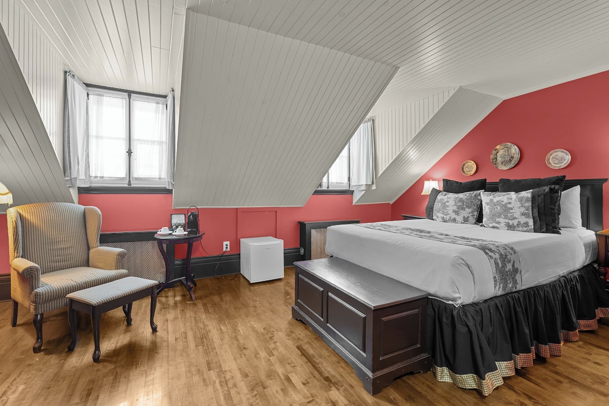 Superior Clos St-Louis - 4th floor, no elevator