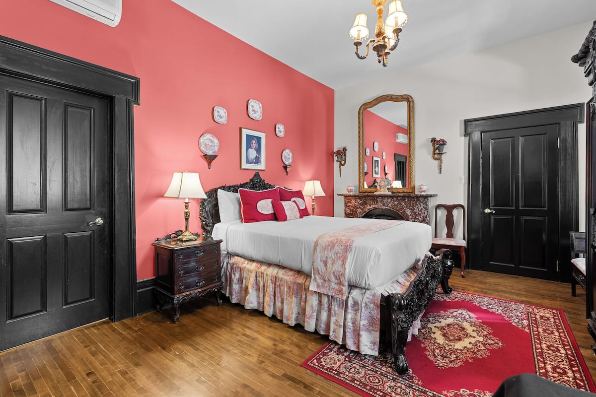 Prestige Clos St-Louis - 1st or 2nd floor, no elevator
