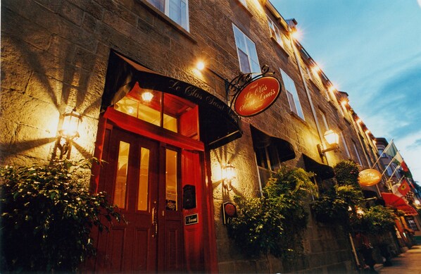 Exterior - Hôtel Le Clos Saint-Louis - Par Aneyro (Québec City)