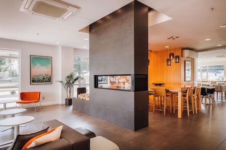 Recepción. Hôtel Le Dauphin Montréal - Longueuil