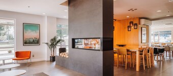 Hôtel Le Dauphin Montréal - Longueuil