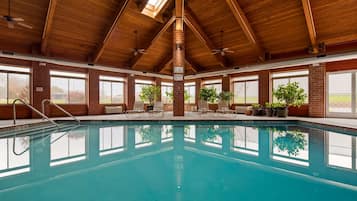 Indoor pool, pool loungers