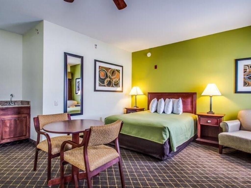 Pillowtop beds, desk, laptop workspace, WiFi
