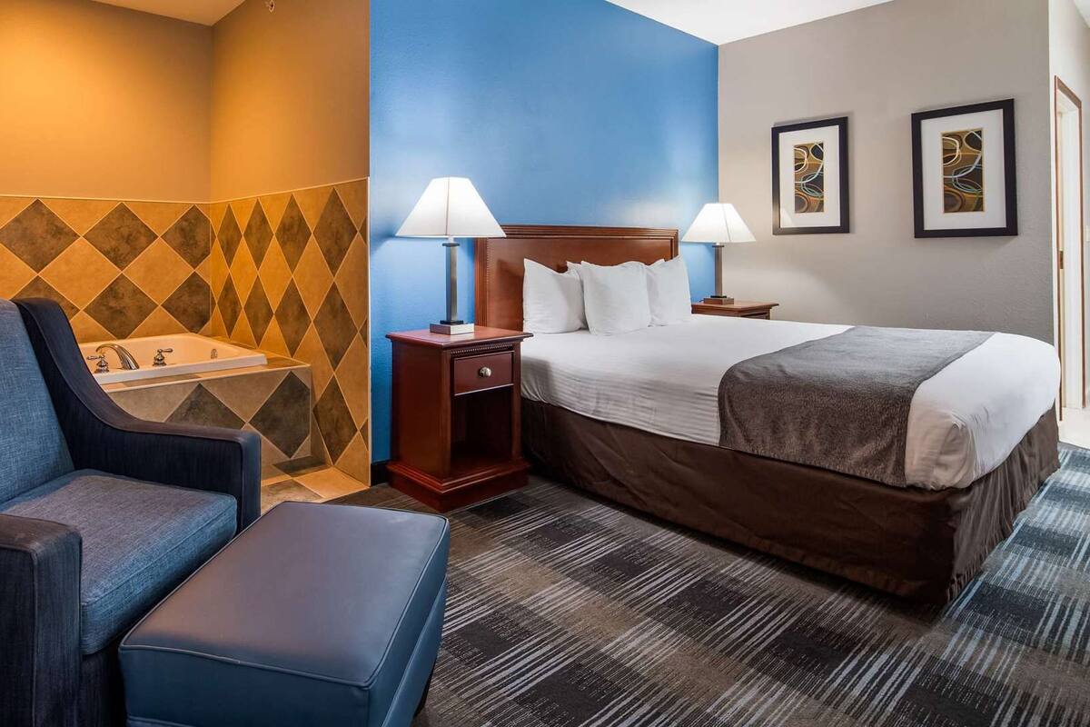 Pillowtop beds, desk, laptop workspace, WiFi (surcharge)