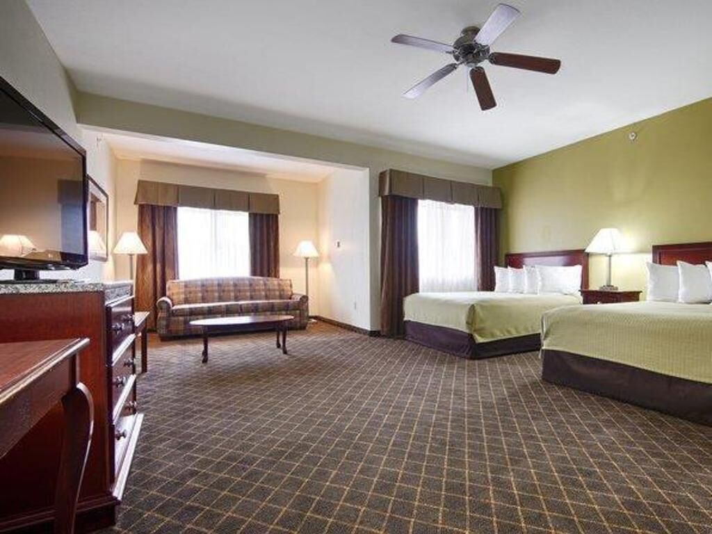 Pillowtop beds, desk, laptop workspace, WiFi