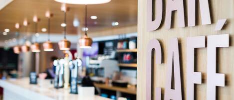 Bar (in der Unterkunft)