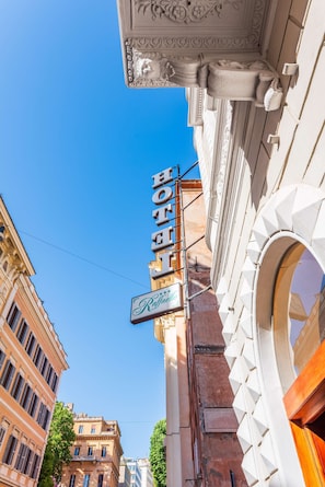 Exterior - Hotel Raffaello, Sure Hotel Collection by Best Western (Rome)