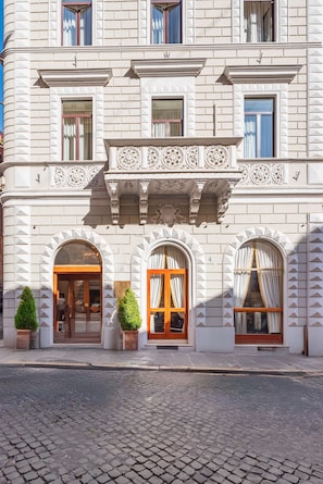 Exterior - Hotel Raffaello, Sure Hotel Collection by Best Western (Rome)