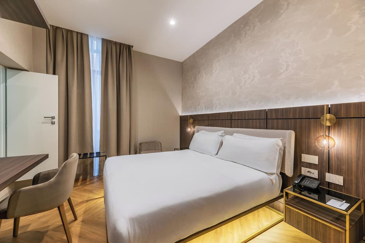 Camera Standard, 1 letto king | Biancheria da letto ipoallergenica, minibar, una cassaforte in camera