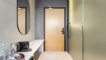 Habitación Confort doble | Cortinas opacas, tabla de planchar con plancha, cunas gratuitas