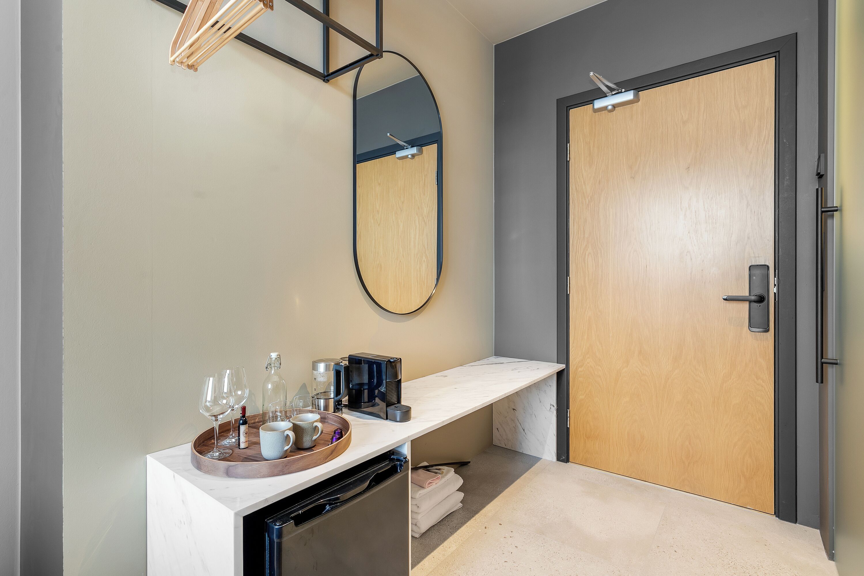 Mörkläggningsgardiner, strykjärn/strykbräda, gratis wi-fi och sängkläder