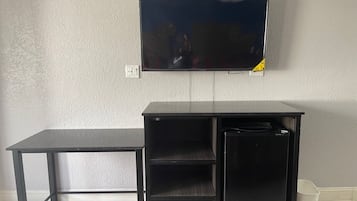 Desk, iron/ironing board, free WiFi, bed sheets