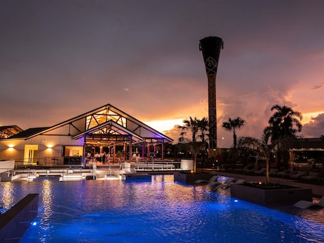 Exterior. Mercure Darwin Airport Resort