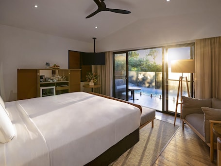 Villa, 1 King Bed. Mercure Darwin Airport Resort