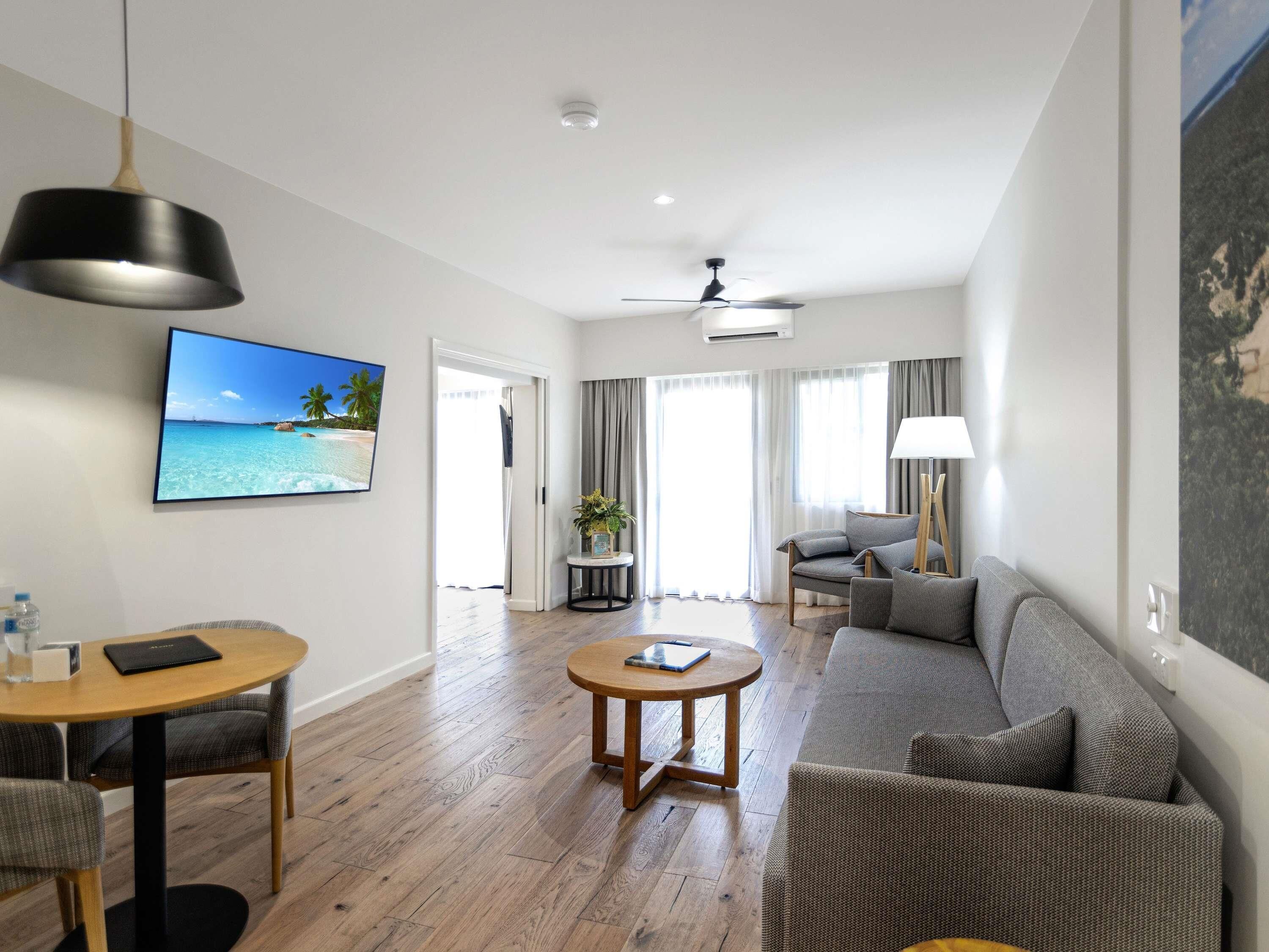 Deluxe Suite, 1 King Bed