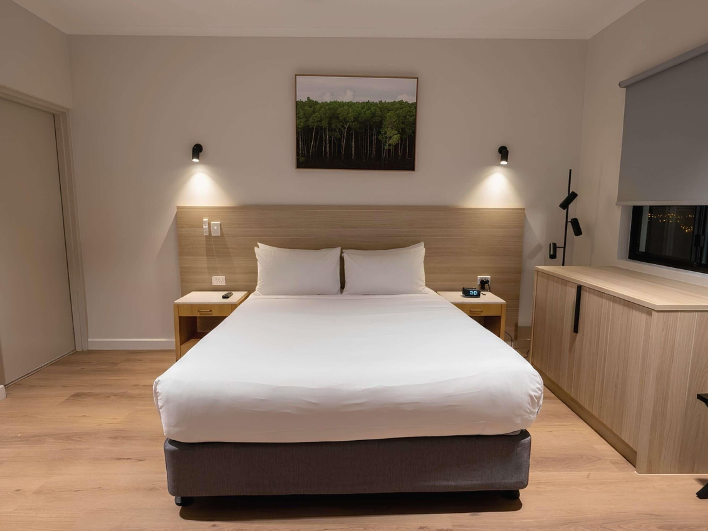 Superior Room, 1 King Bed | Desk, blackout drapes, iron/ironing board, free cribs/infant beds