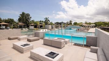 2 outdoor pools, pool umbrellas