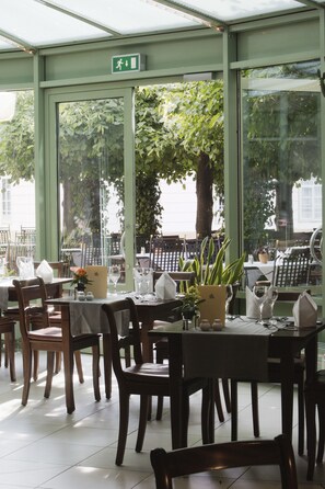 Bar (in der Unterkunft)