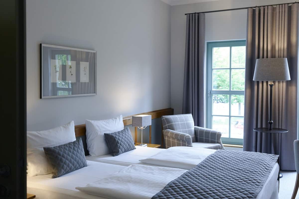 1 bedroom, premium bedding, minibar, in-room safe