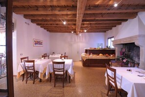 Dining - Corte Castelletto (Nogarole Rocca)
