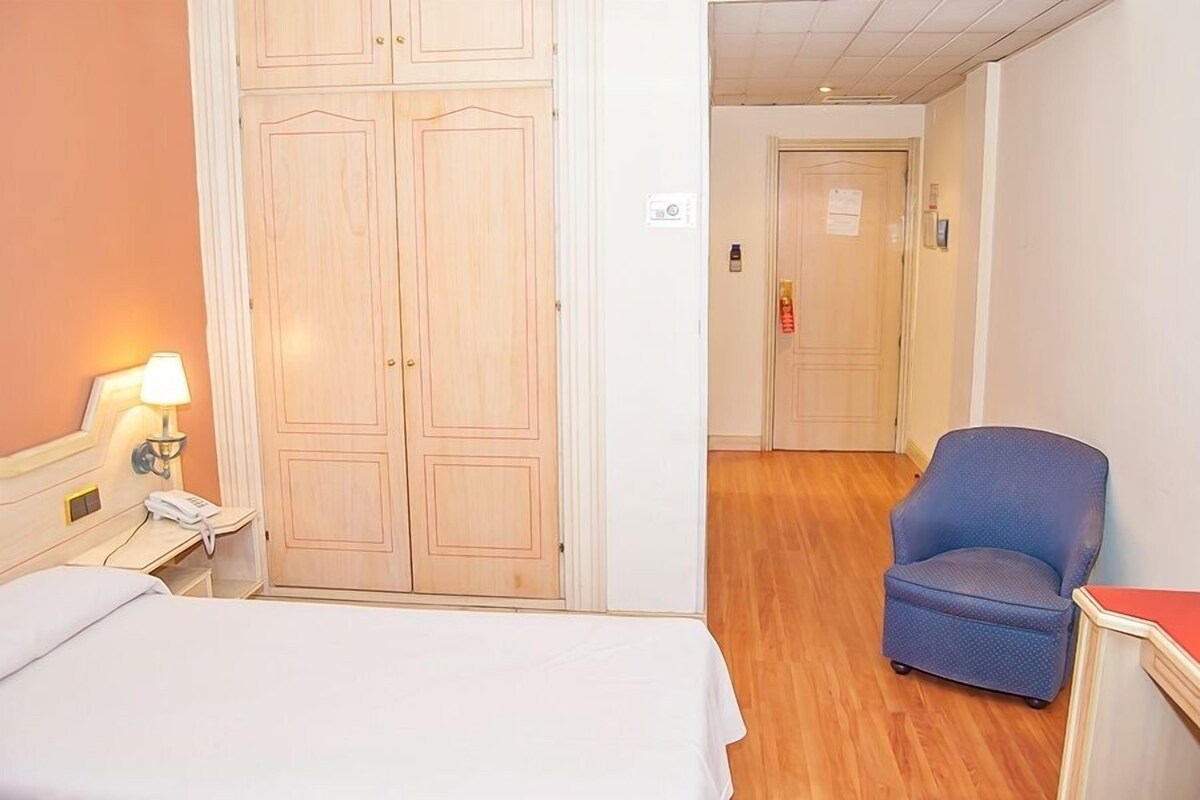 Minibar, cots/infant beds, free WiFi