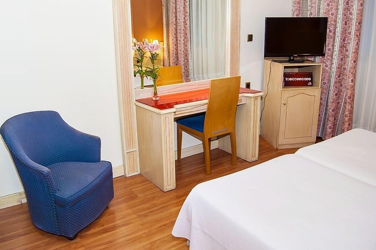 Minibar, cots/infant beds, free WiFi