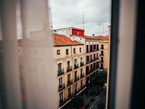 Habitació prèmium (with views) | Escriptori, habitacions insonoritzades, wifi gratuïta i roba de llit 