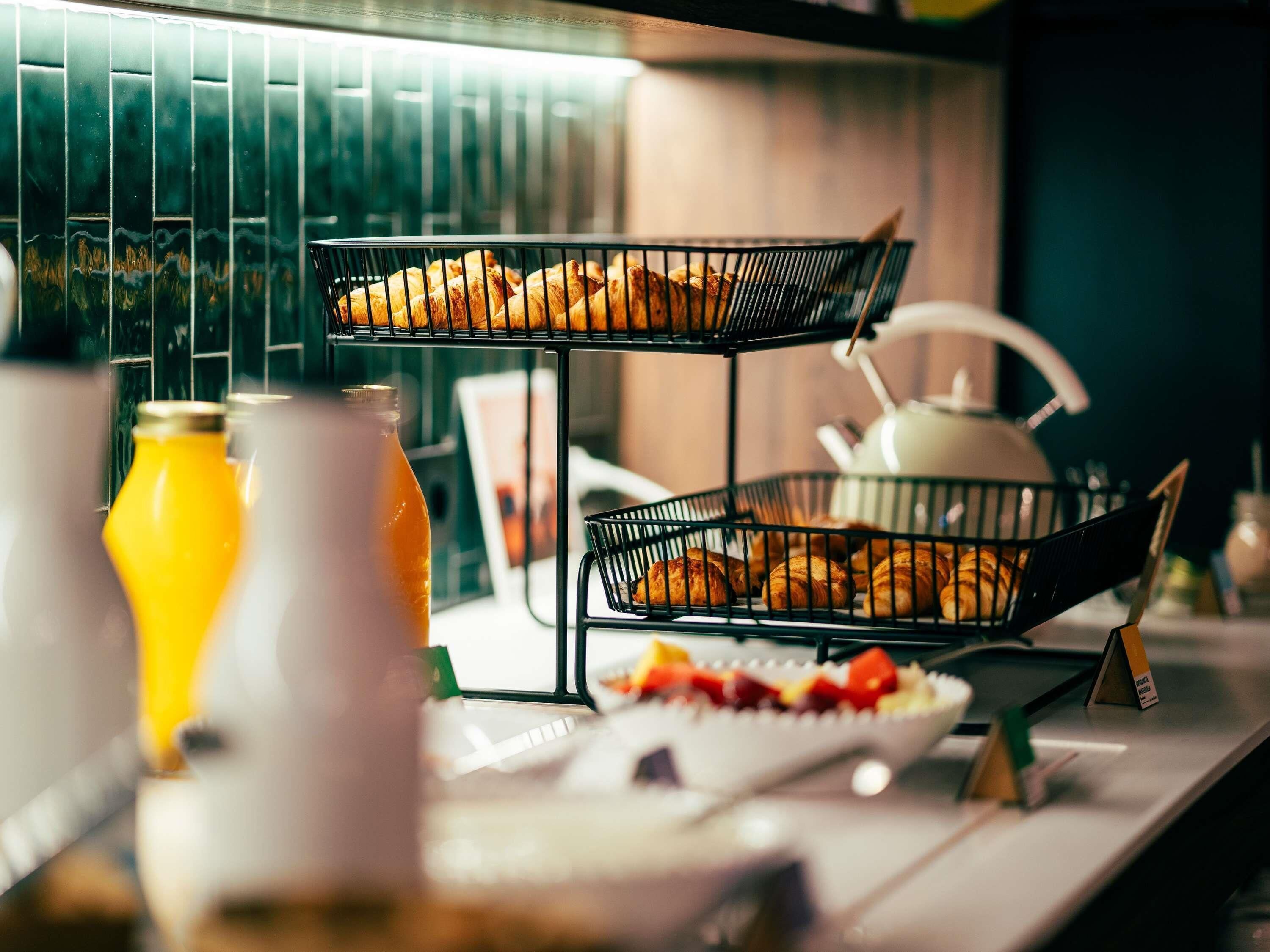 Frokostbuffé hver dag (mot et tillegg)