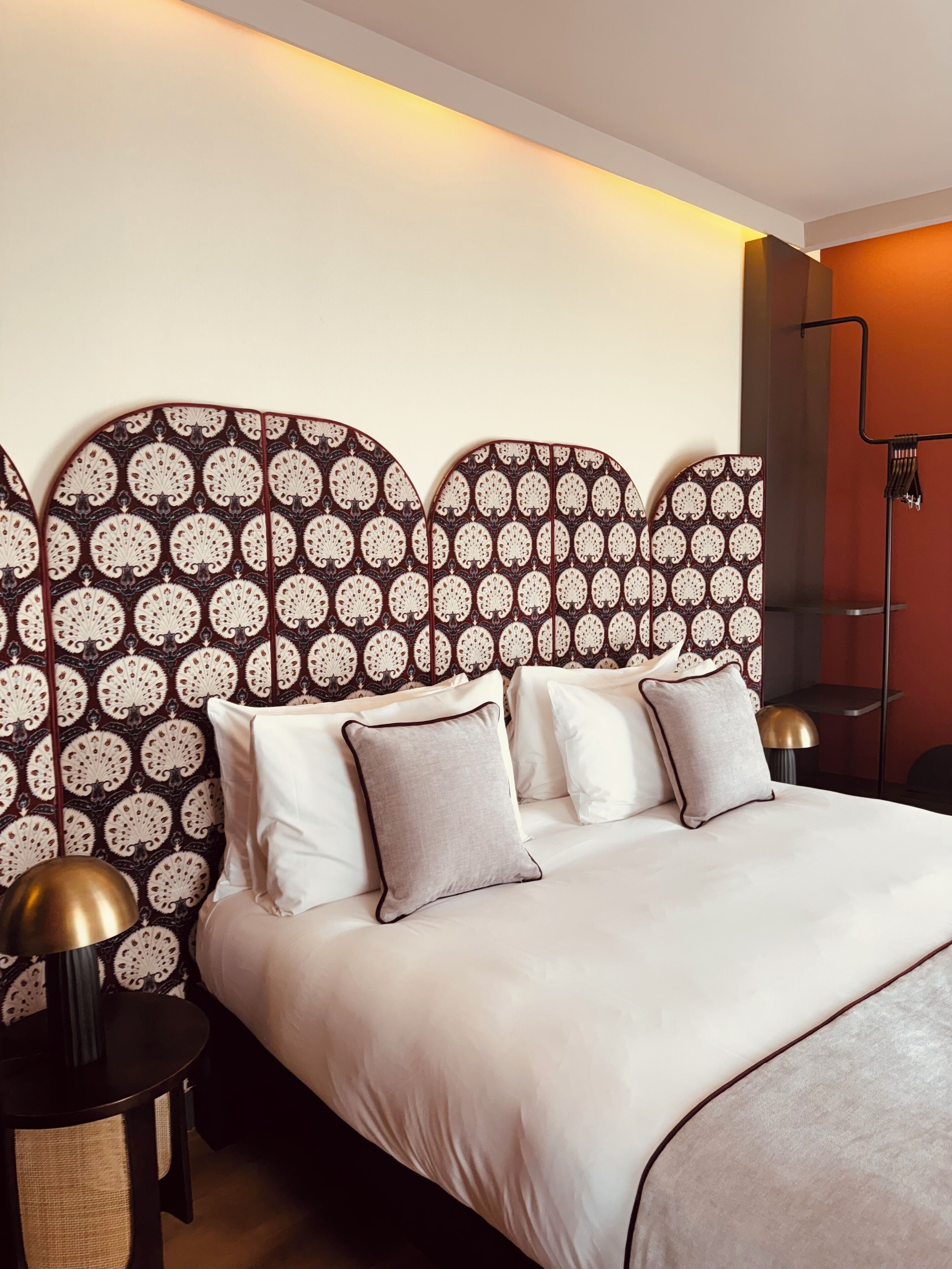 premium room (with views) | desk, soundproofing, free wifi, bed sheets