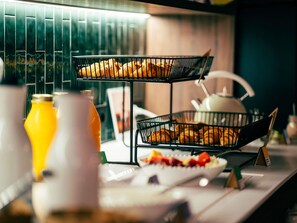 Esmorzar diari d'estil bufet (12 EUR per persona) 