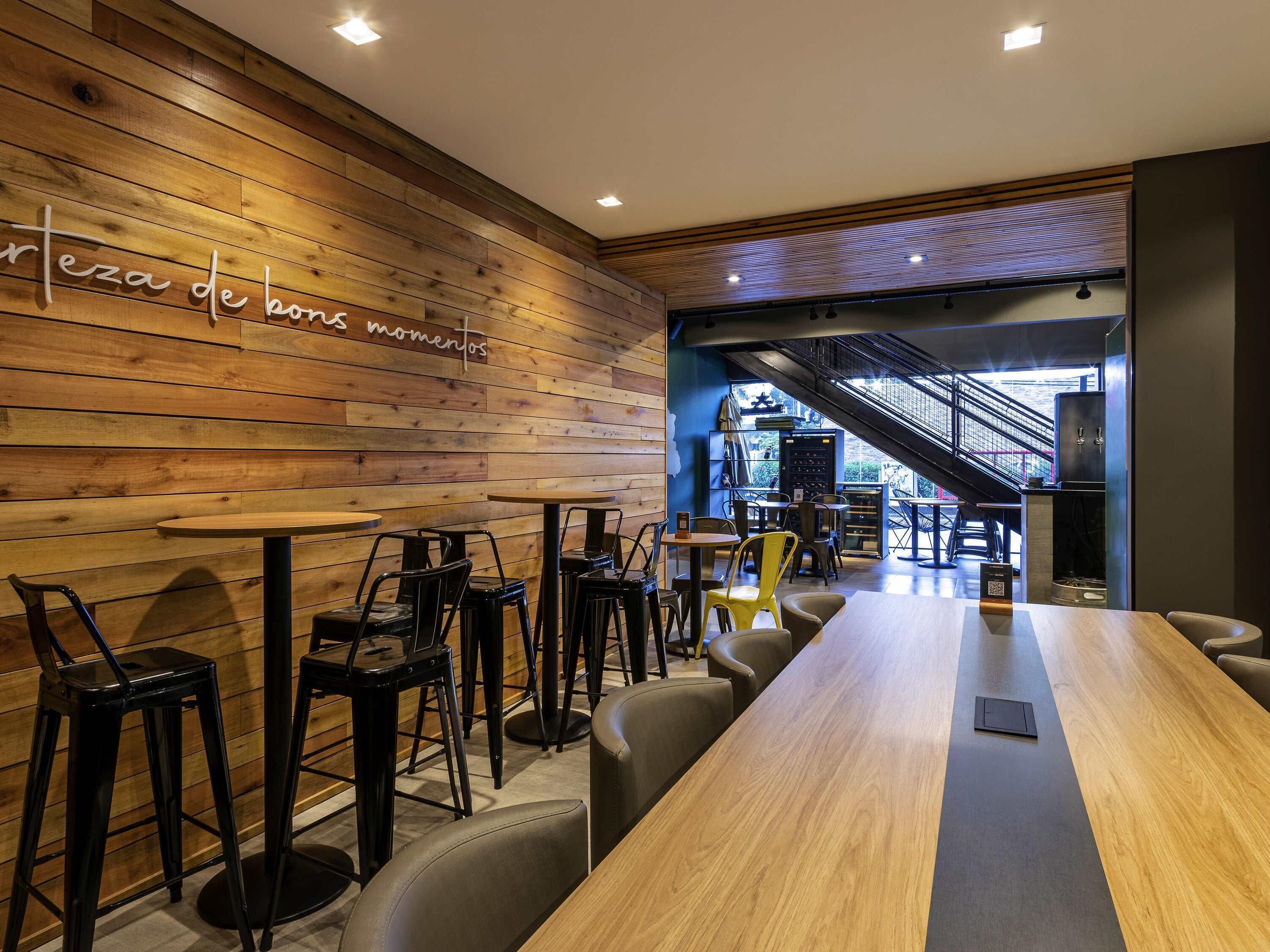 2 restaurants, breakfast served, international cuisine