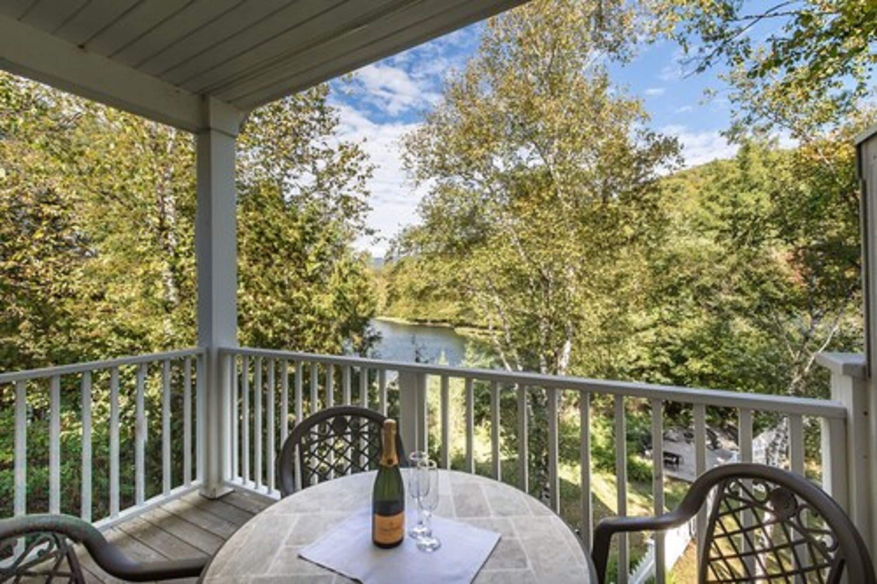 Suite, 3 dormitoris, vistes al pati | Vista des de l'habitació