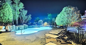 Seasonal outdoor pool - Chateau Beauvallon (Mont-Tremblant)