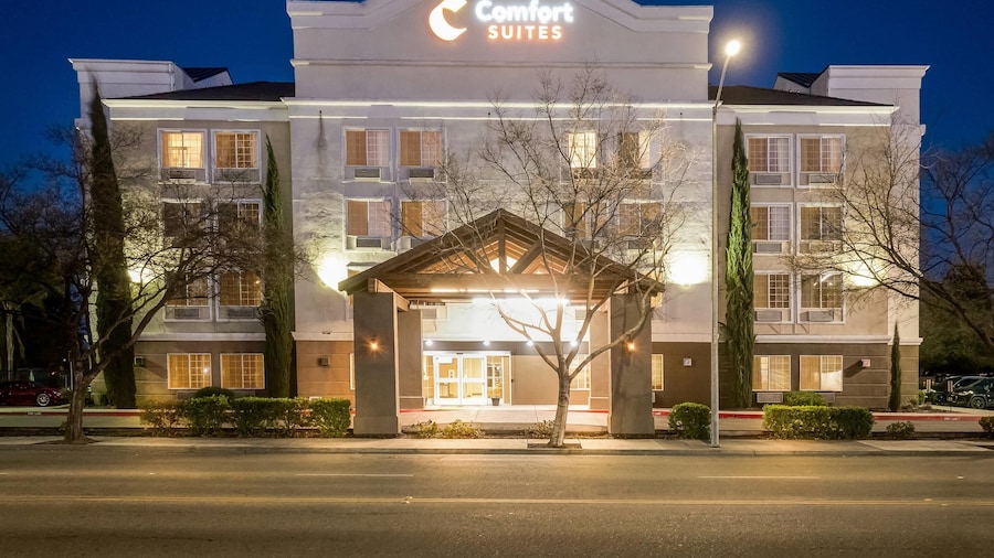 Comfort Suites