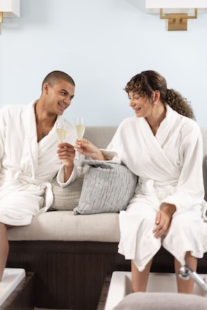 Couples treatment rooms, sauna, steam room, body treatments
